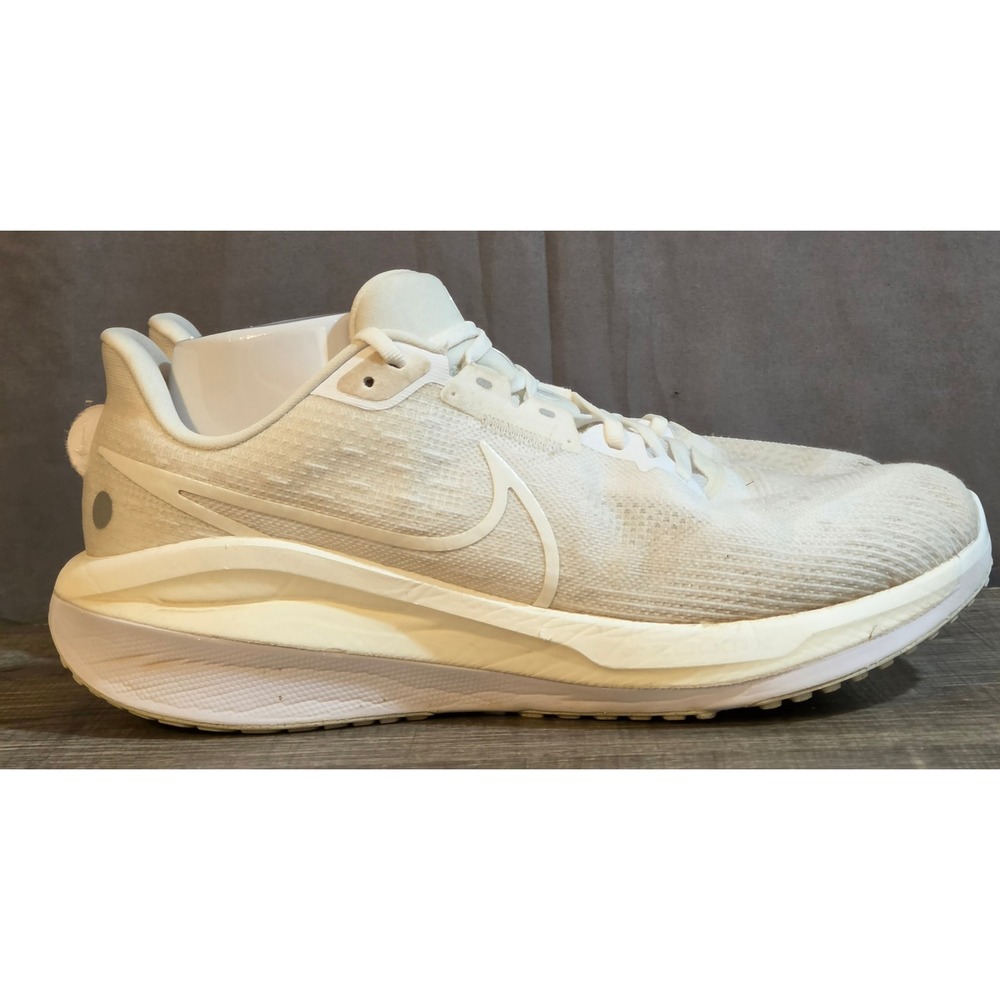 Nike Vomero 17 Lace Up Running Shoes Men's Size 11 White Gray